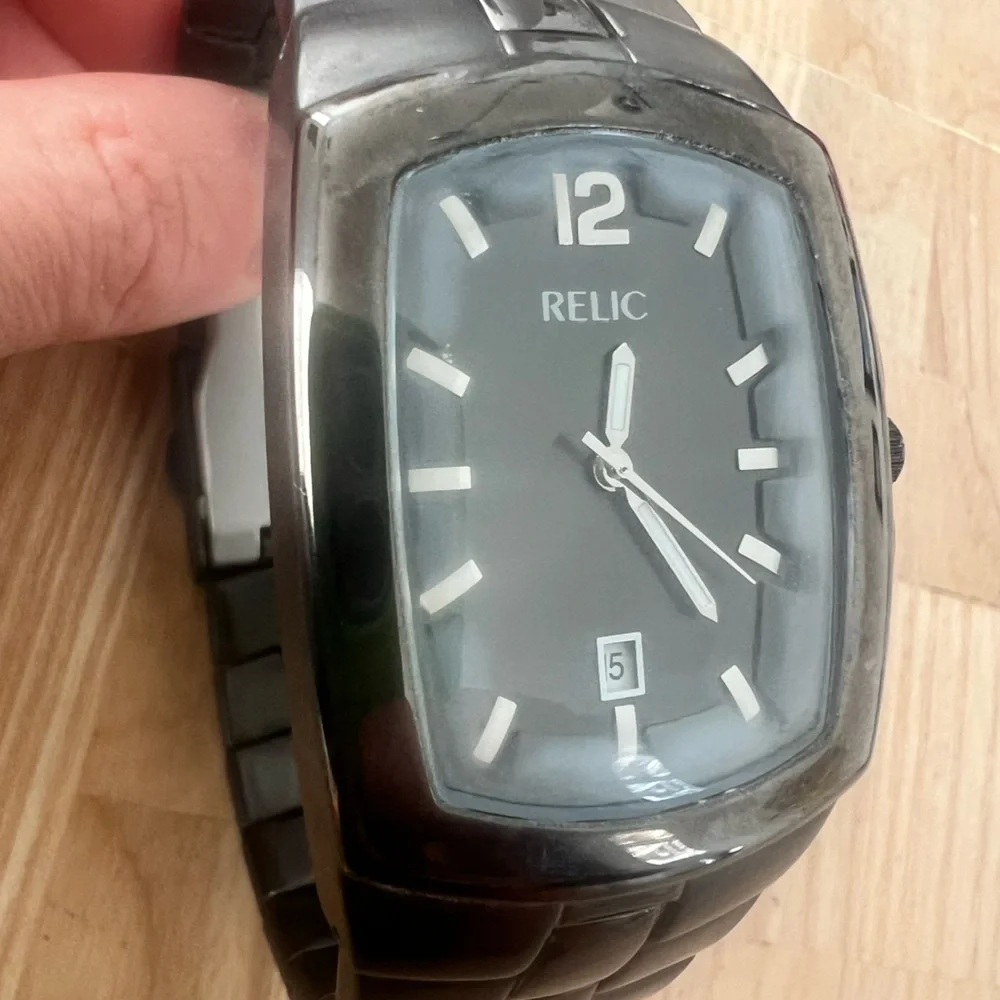 Relic mens rectangular black watch NEW BATTERY